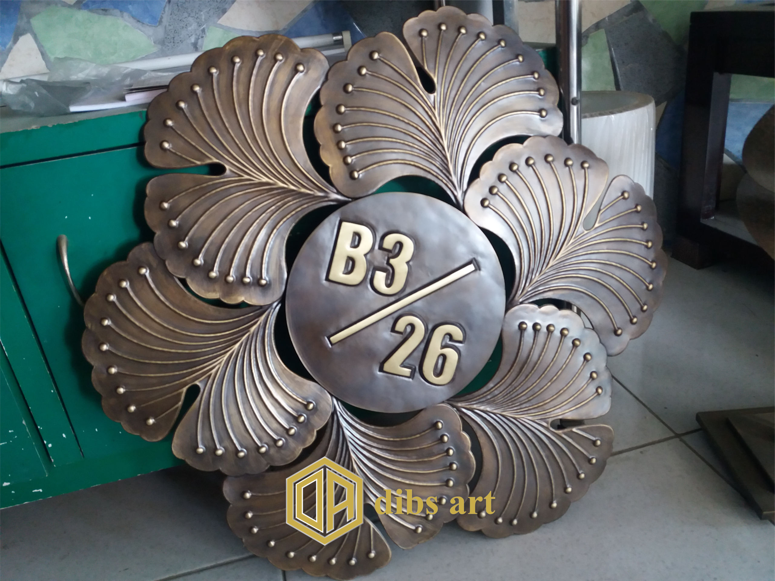 plakat kuningan nomor rumah handmade Dibs Art