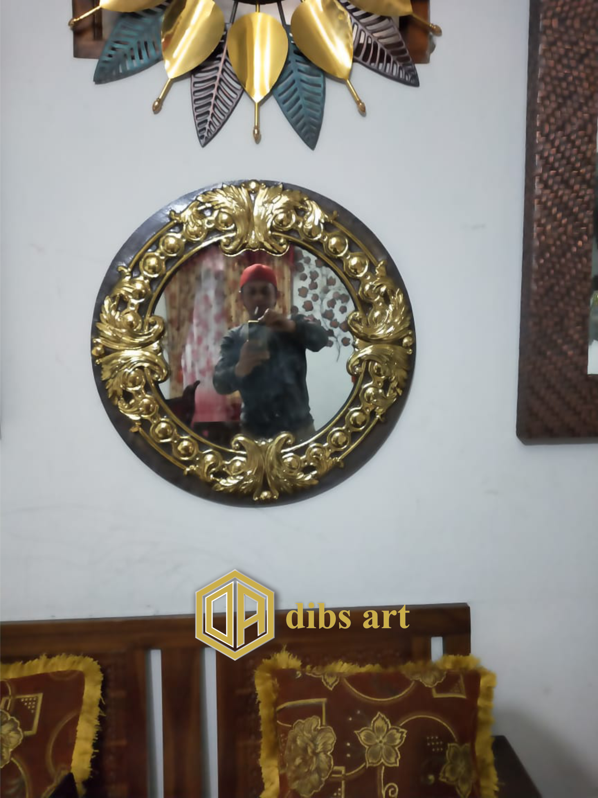 Cermin kuningan klasik Dibs Art dengan desain elegan