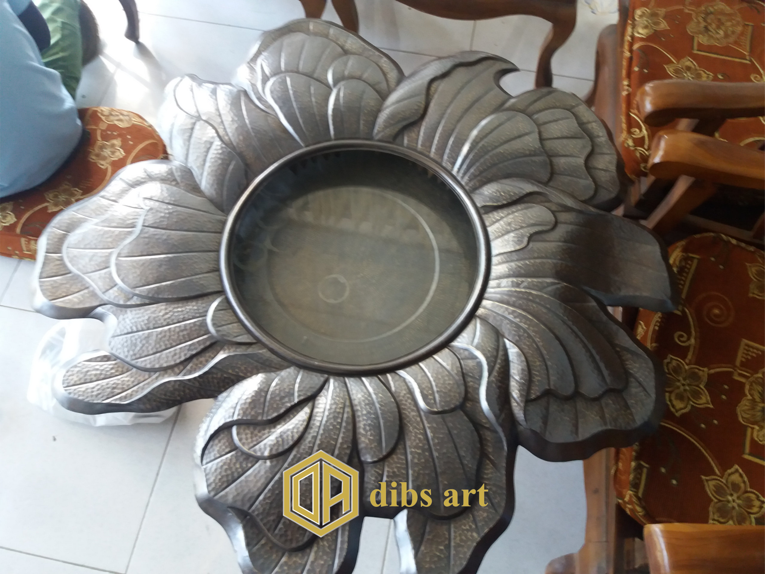 frame cermin hias kuningan