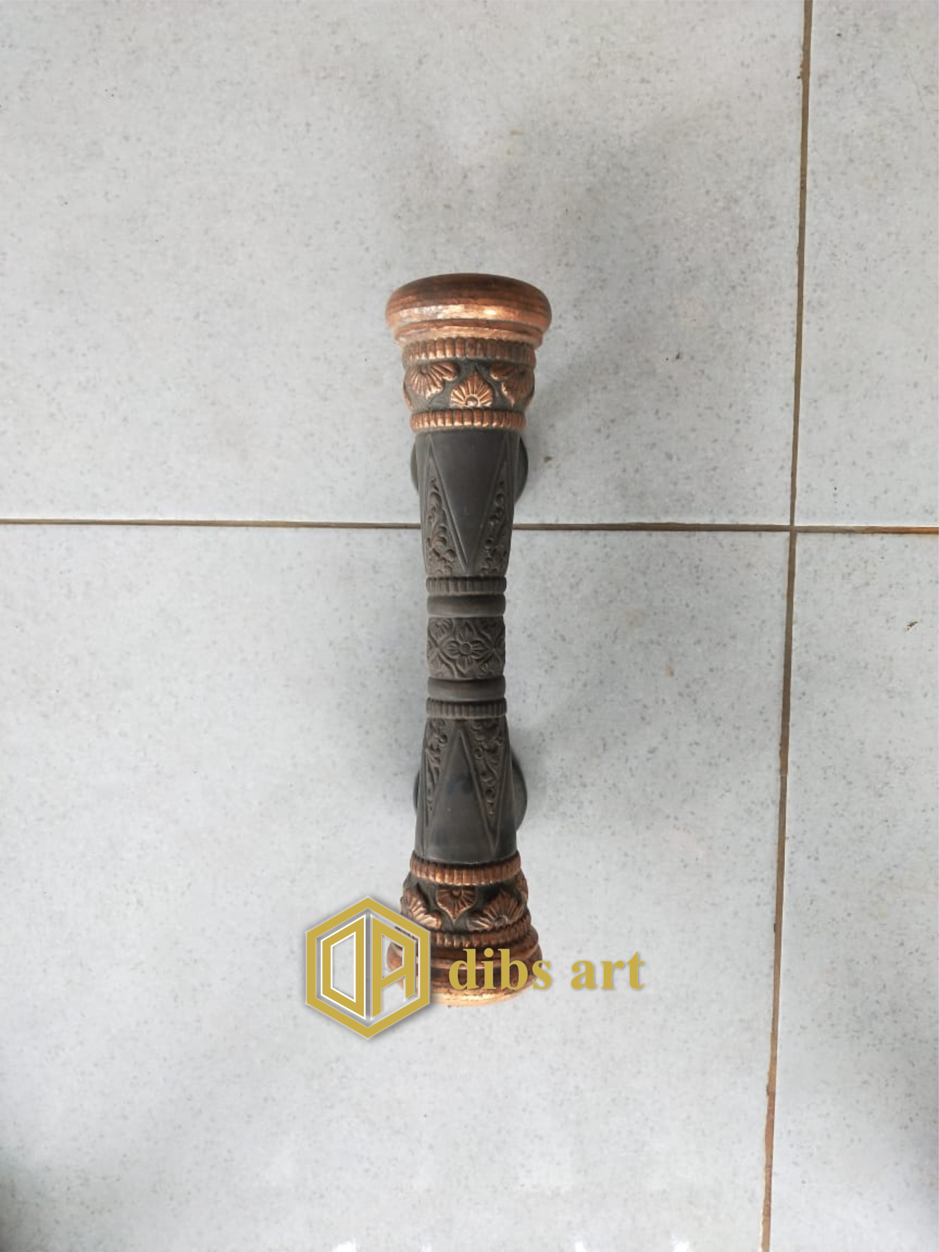 Handle pintu tembaga klasik Dibs Art dengan ukiran elegan