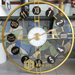 jam dinding hias logam