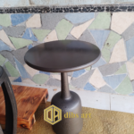 meja kuningan warna hitam