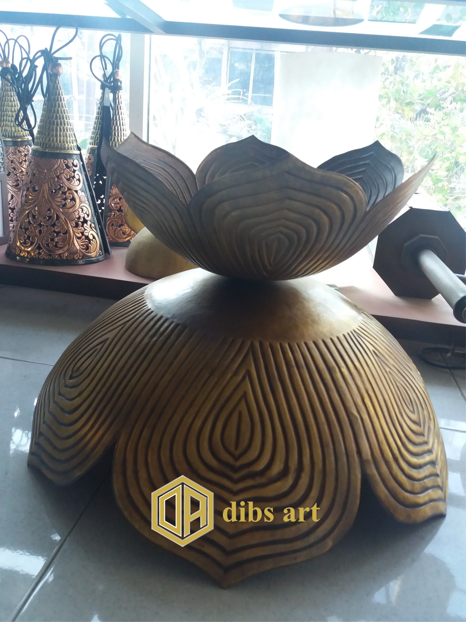 ornamen lotus kuningan