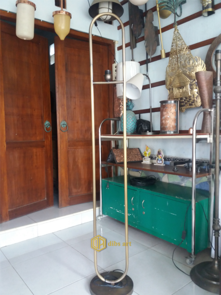 Lampu Berdiri Kuningan Elegan Handmade – Dibs Art lampu berdiri kuningan