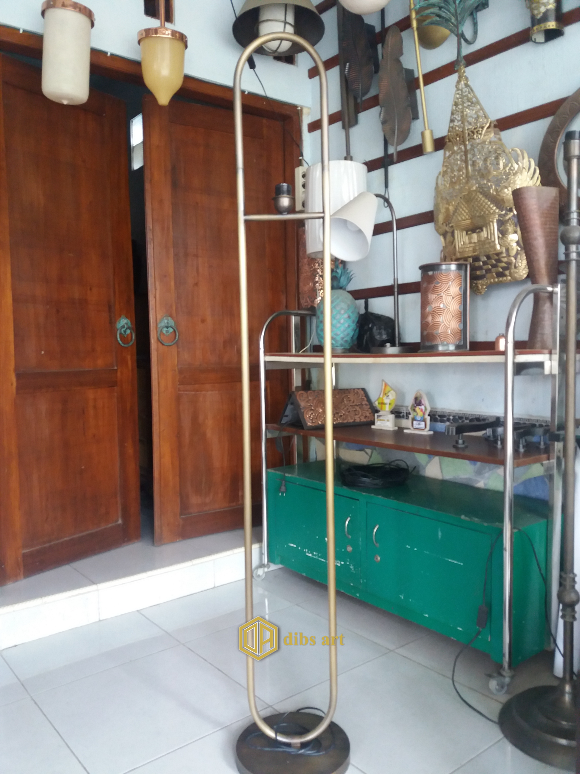 lampu berdiri kuningan