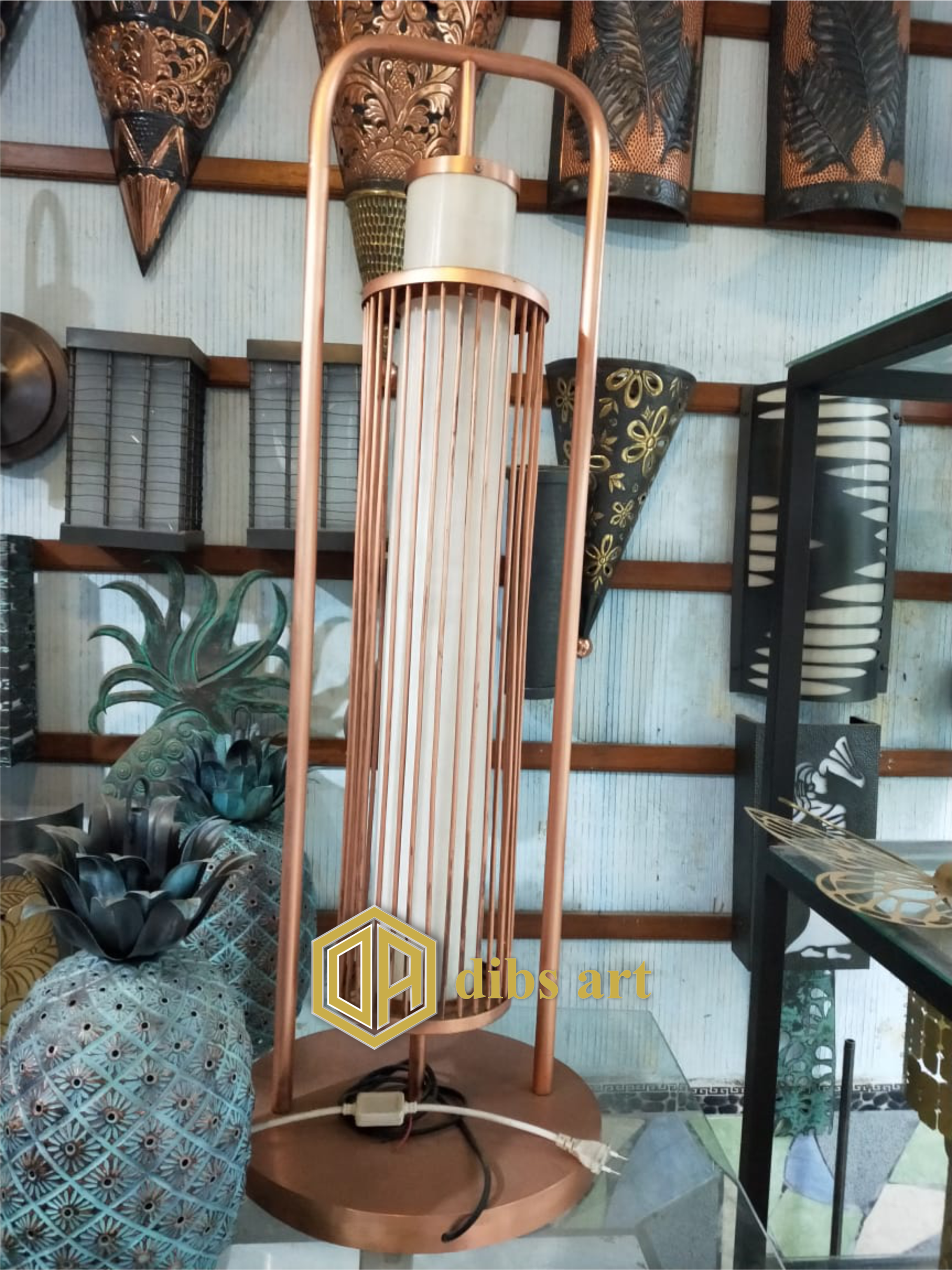lampu berdiri tembaga minimalis